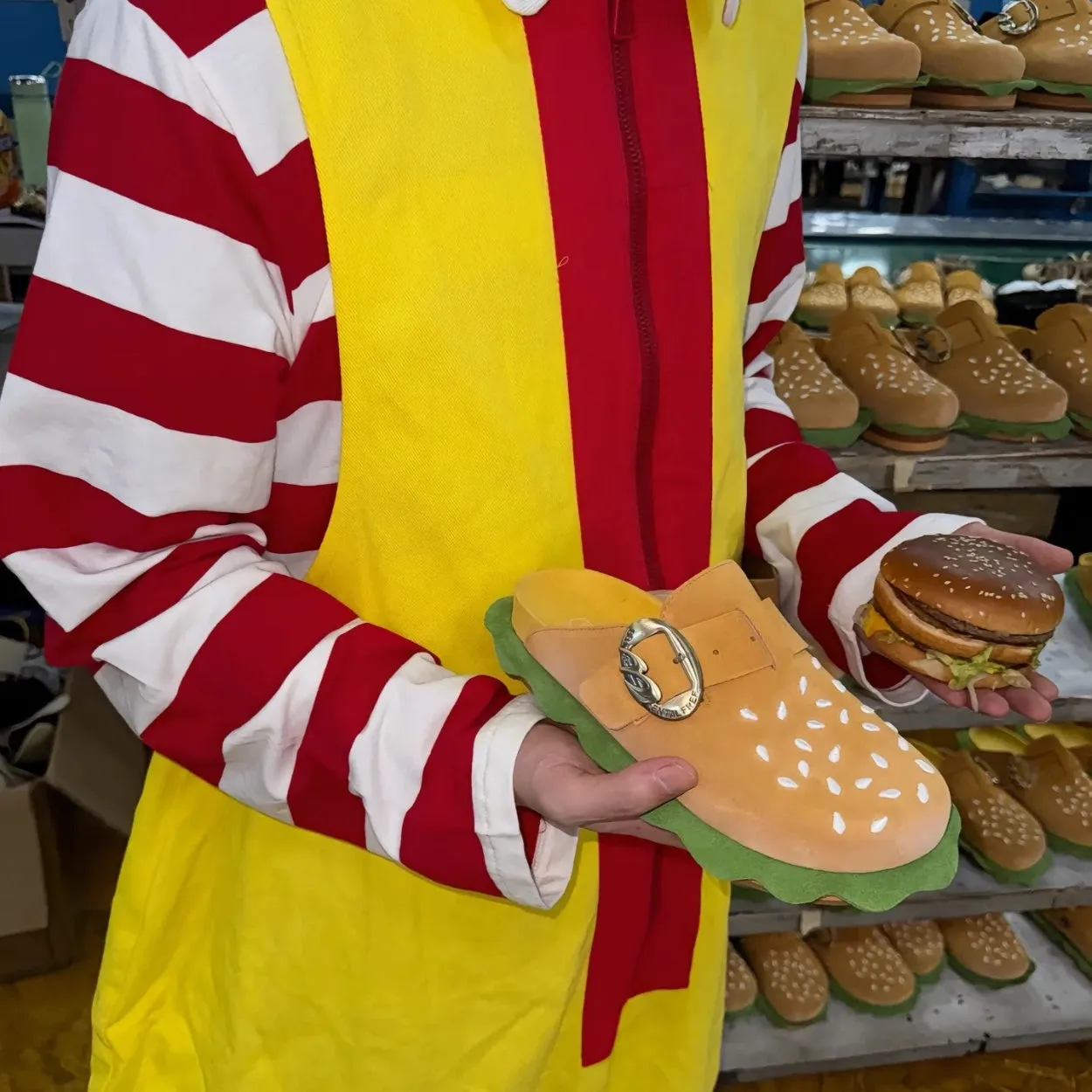🍔 BurgerStocks Clogs