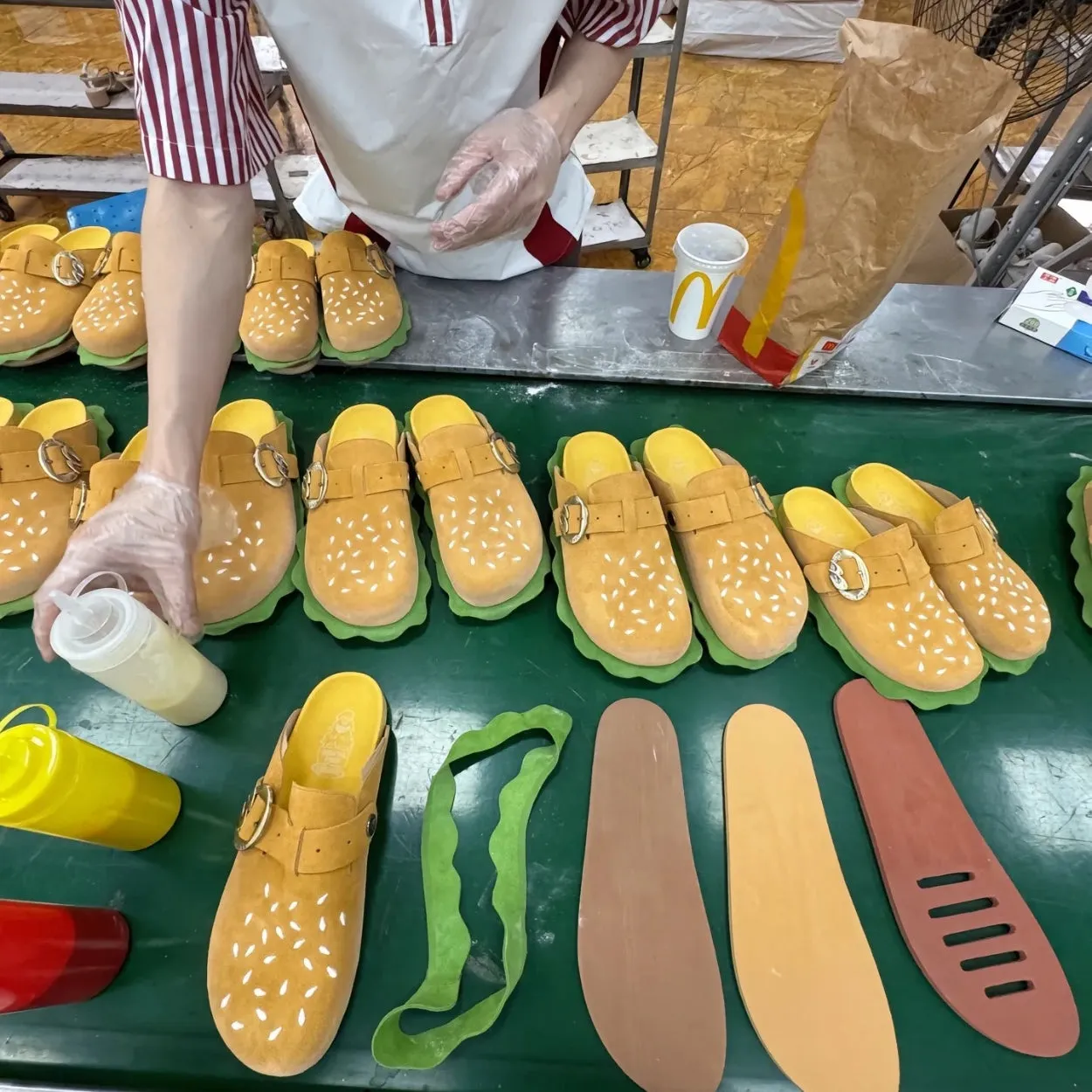 🍔 BurgerStocks Clogs