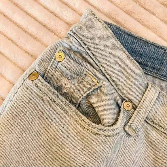 7FAM Luxe Vintage Light Wash Distressed Joesfina Boyfriend Jeans Women’s size 24