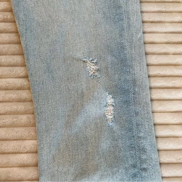 7FAM Luxe Vintage Light Wash Distressed Joesfina Boyfriend Jeans Women’s size 24