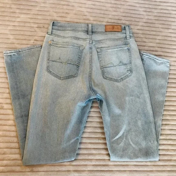 7FAM Luxe Vintage Light Wash Distressed Joesfina Boyfriend Jeans Women’s size 24
