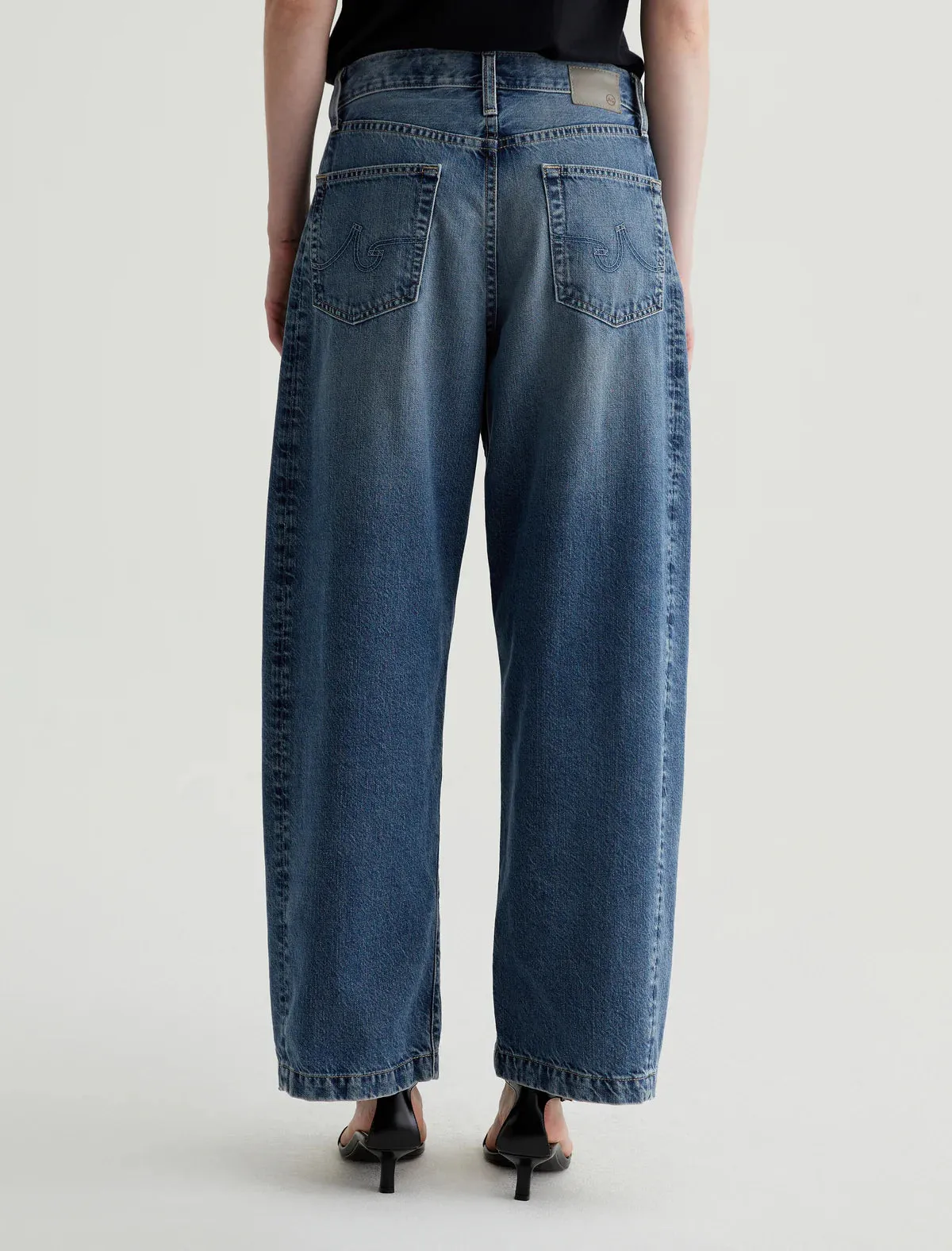 AG Jeans Hattie High-Rise Barrel in Bari