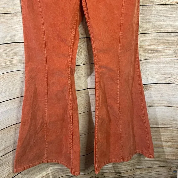 BDG corduroy extreme flare orange jeans Size 27/4US cotton stretch
