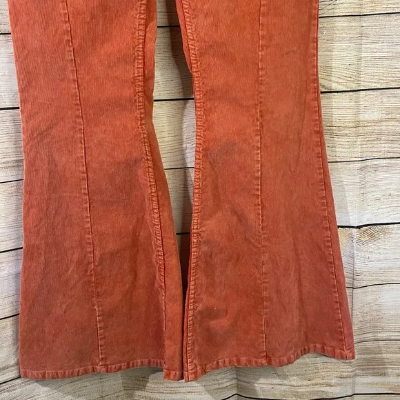 BDG corduroy extreme flare orange jeans Size 27/4US cotton stretch