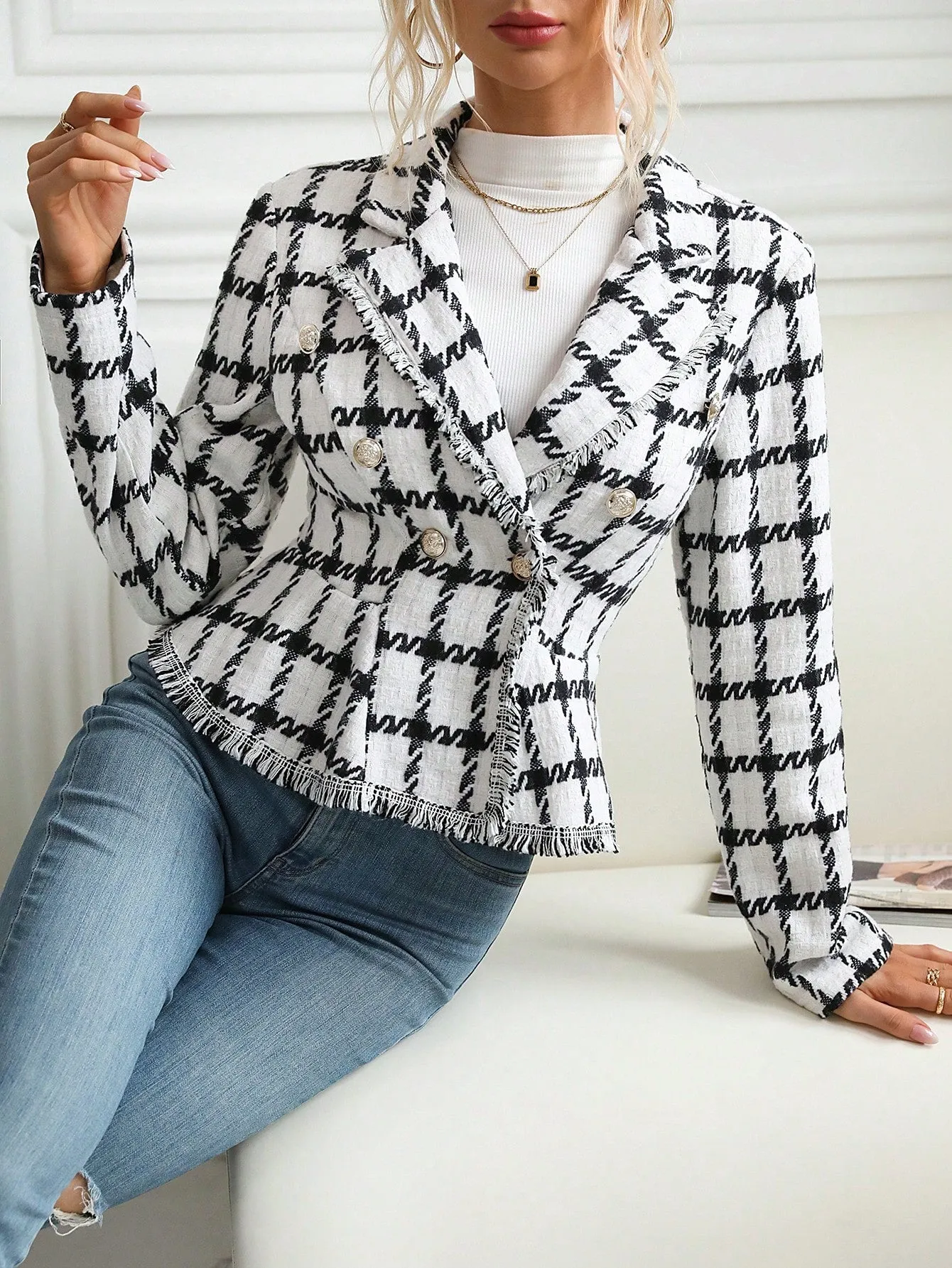Blazer Raffinéa de Cherry Vibes: Elegancia en