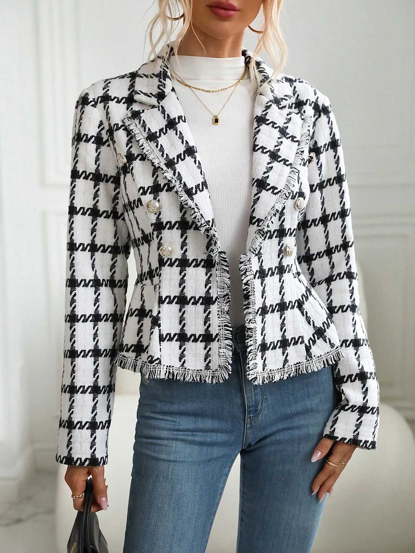 Blazer Raffinéa de Cherry Vibes: Elegancia en