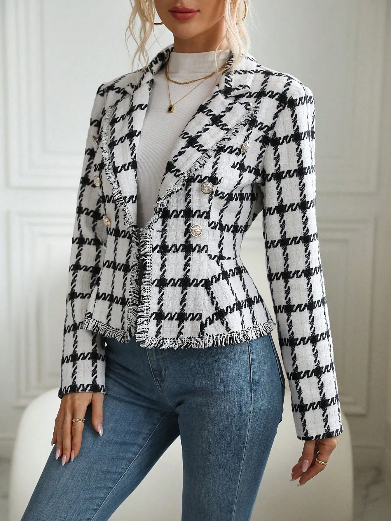 Blazer Raffinéa de Cherry Vibes: Elegancia en