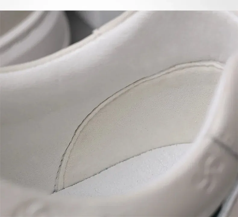 Chaussures de luxe surélevées de 5cm 2024 / 2024 Spring Men's Elevator Shoes Men Loafers White Soft Leather Moccasins Height Increased 5cm Taller Shoes Man Sneakers