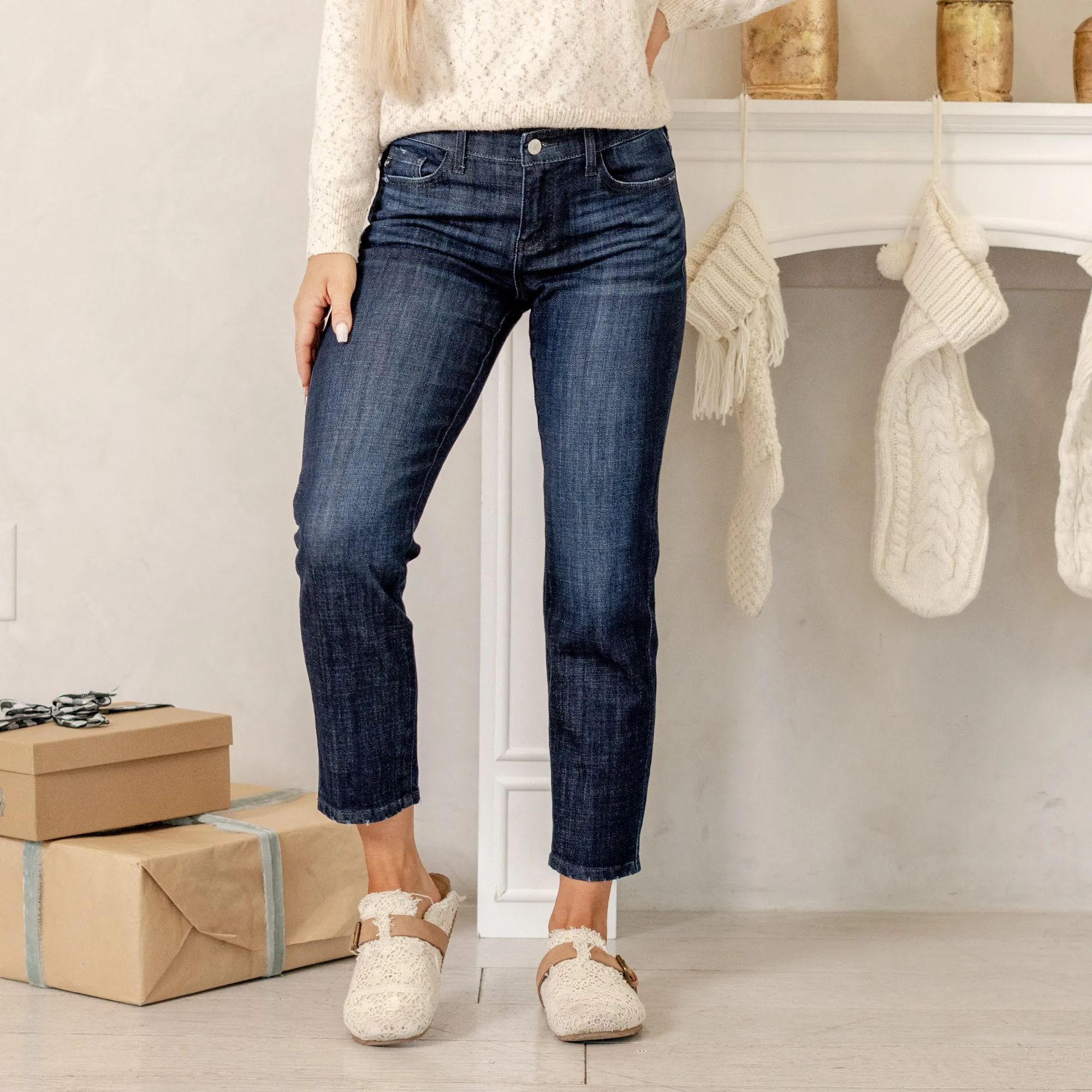 Delvey Mid Rise Boyfriend Jeans