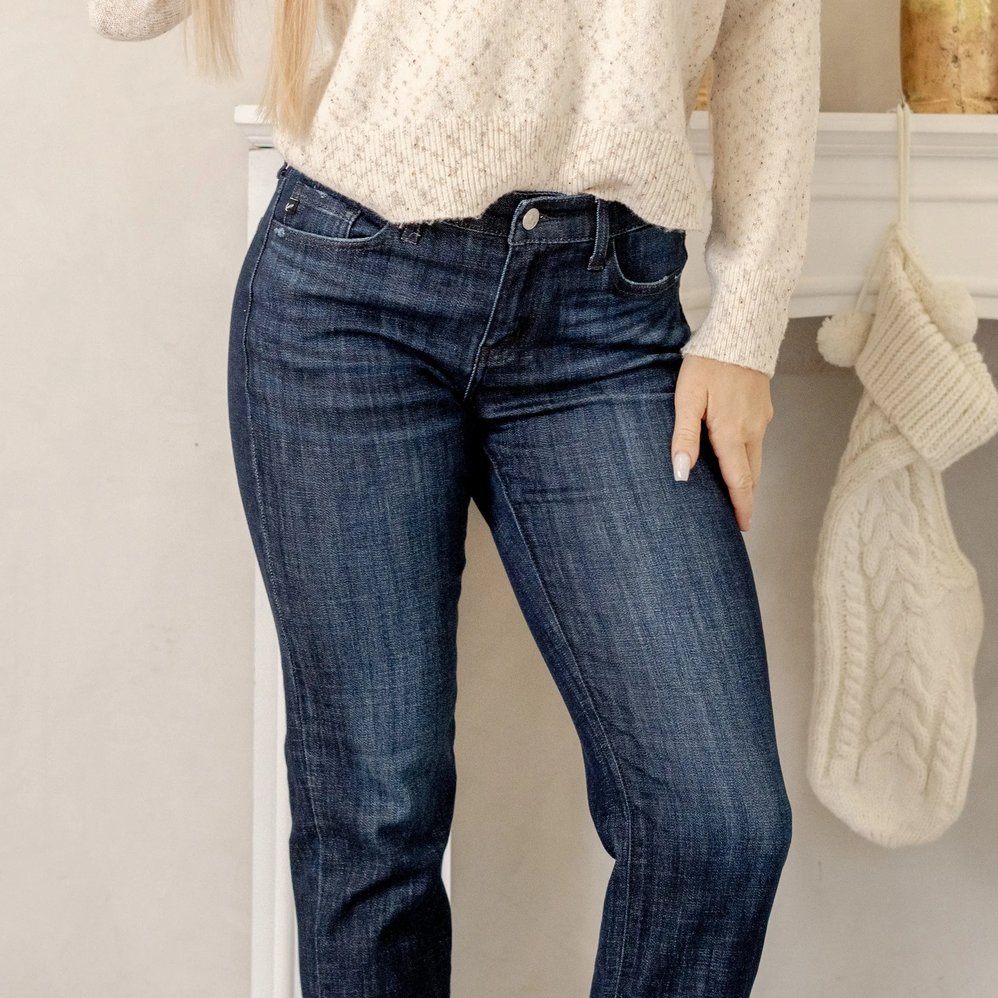 Delvey Mid Rise Boyfriend Jeans
