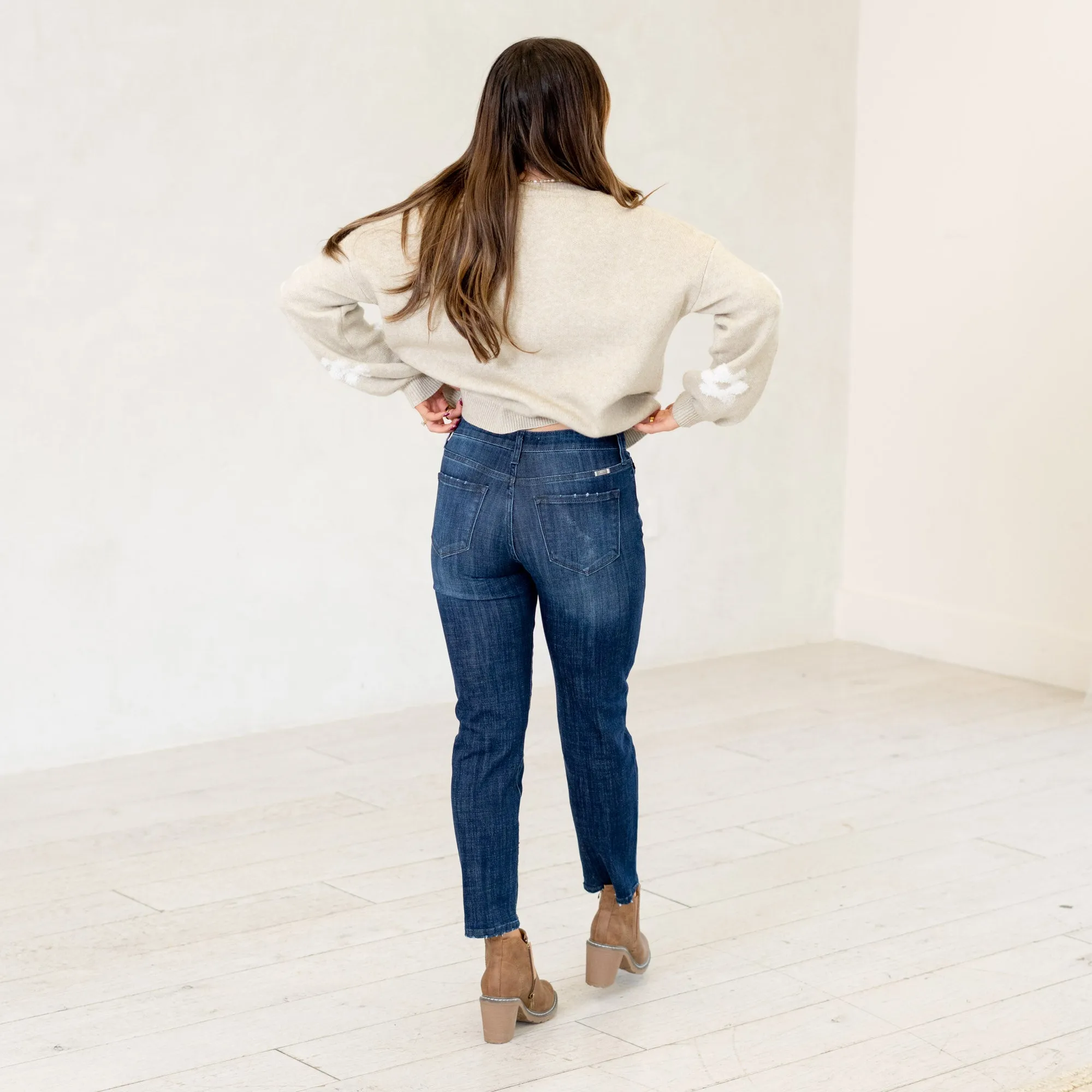 Delvey Mid Rise Boyfriend Jeans