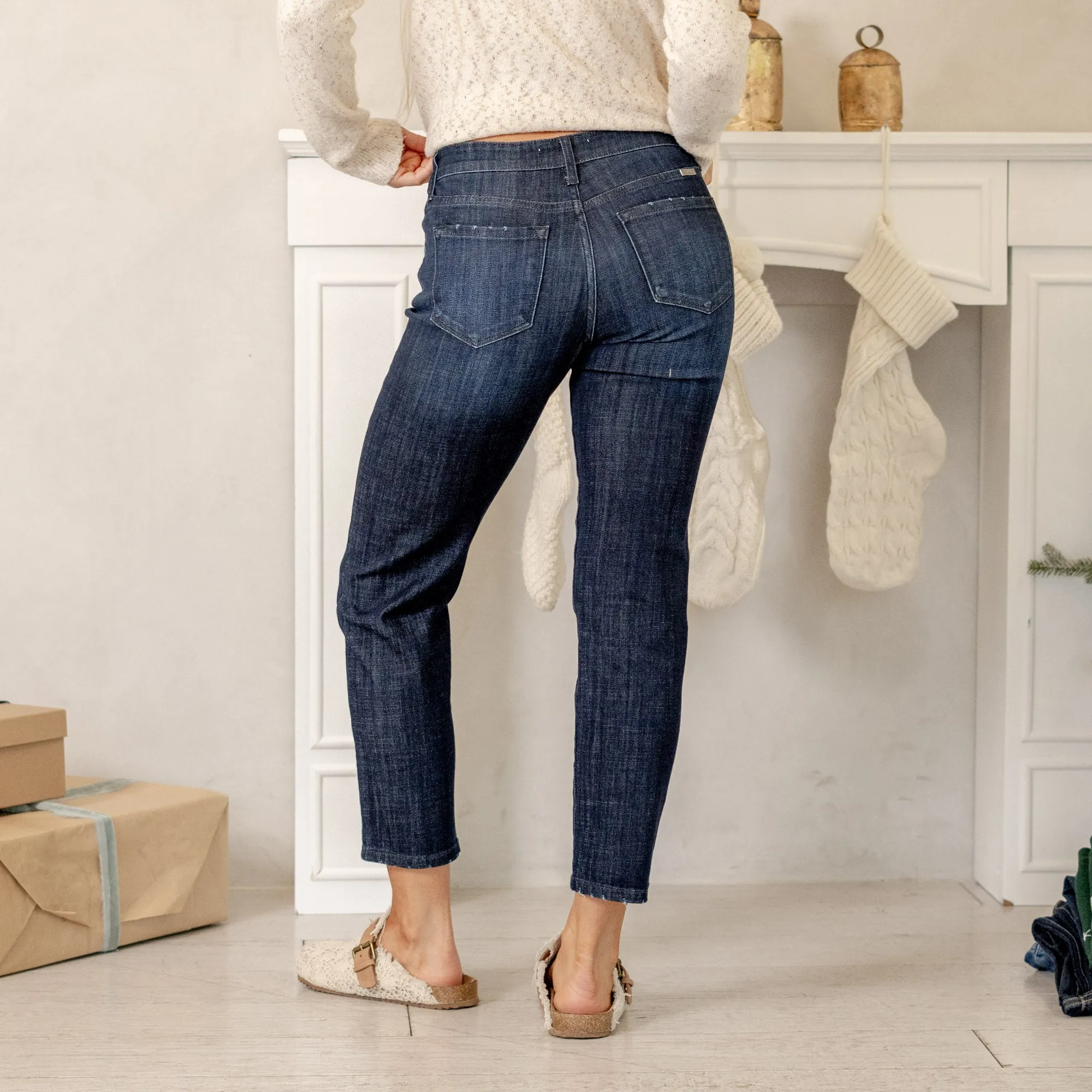 Delvey Mid Rise Boyfriend Jeans