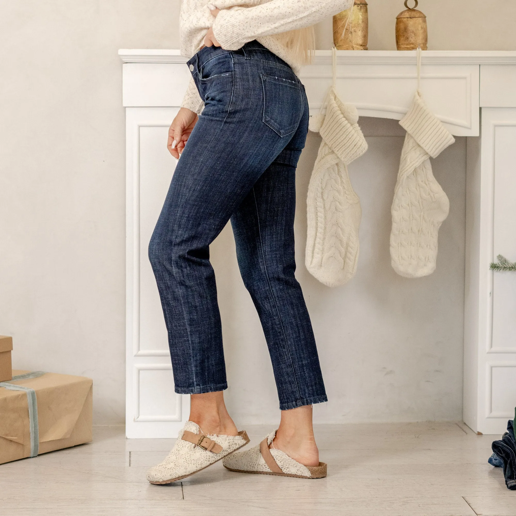 Delvey Mid Rise Boyfriend Jeans