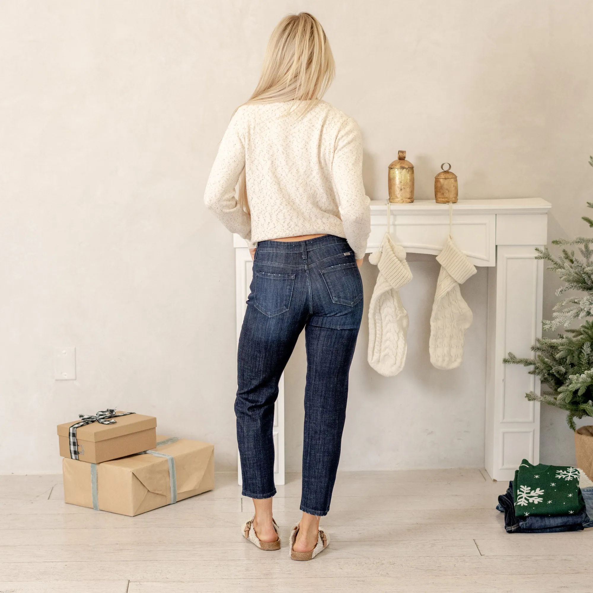 Delvey Mid Rise Boyfriend Jeans