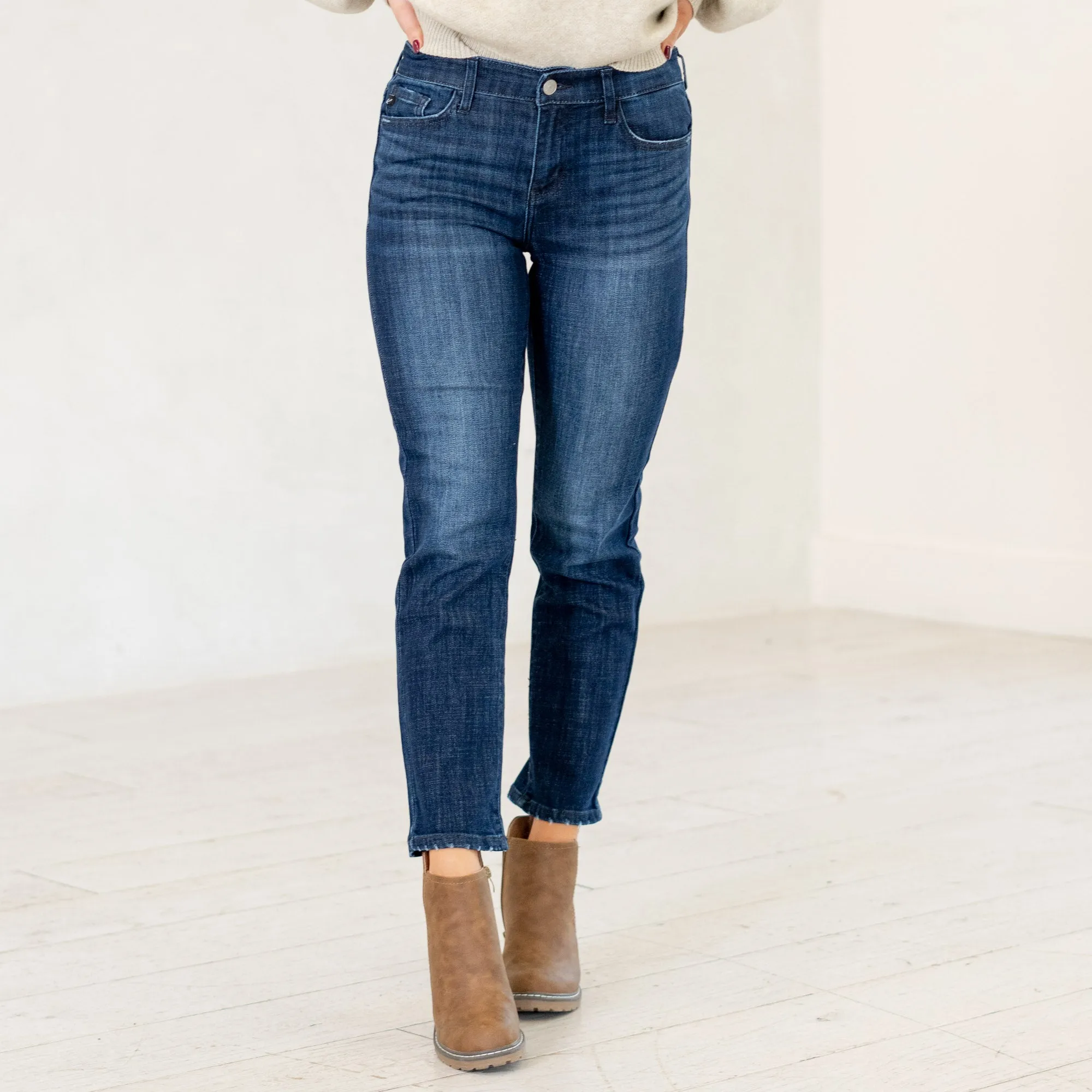 Delvey Mid Rise Boyfriend Jeans