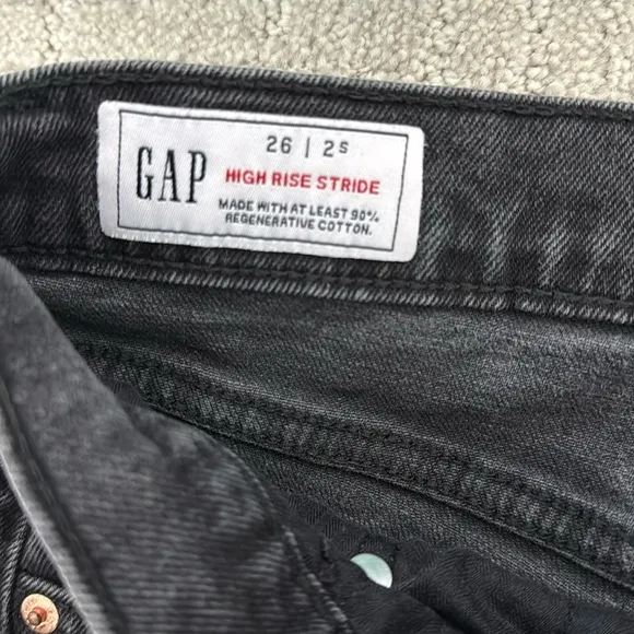 Gap “high rise stride” jeans faded washed black grey gray denim high waisted