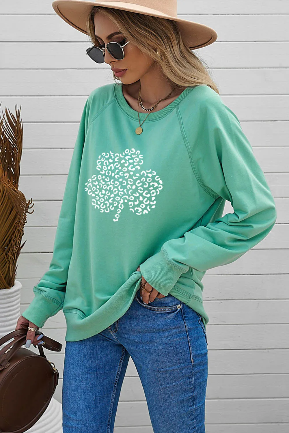 Green Leopard Clover Print Long Sleeve Sweatshirt