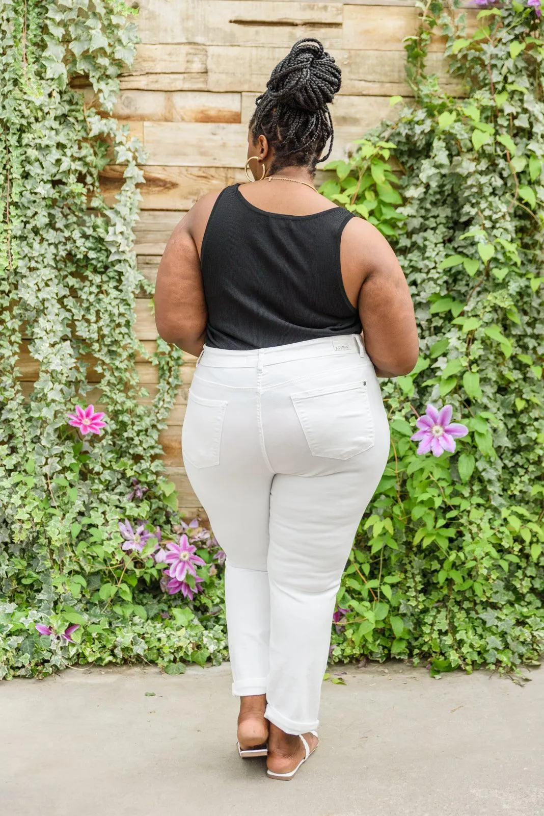 Hazel Blues® | Mid-Rise Boyfriend Destroyed White Jeans