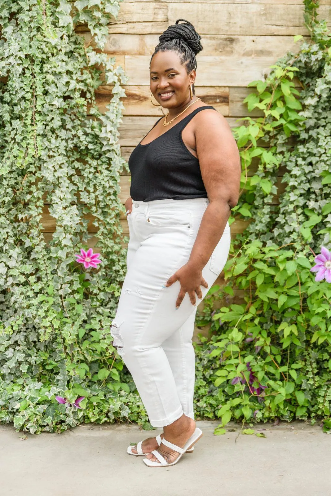 Hazel Blues® | Mid-Rise Boyfriend Destroyed White Jeans