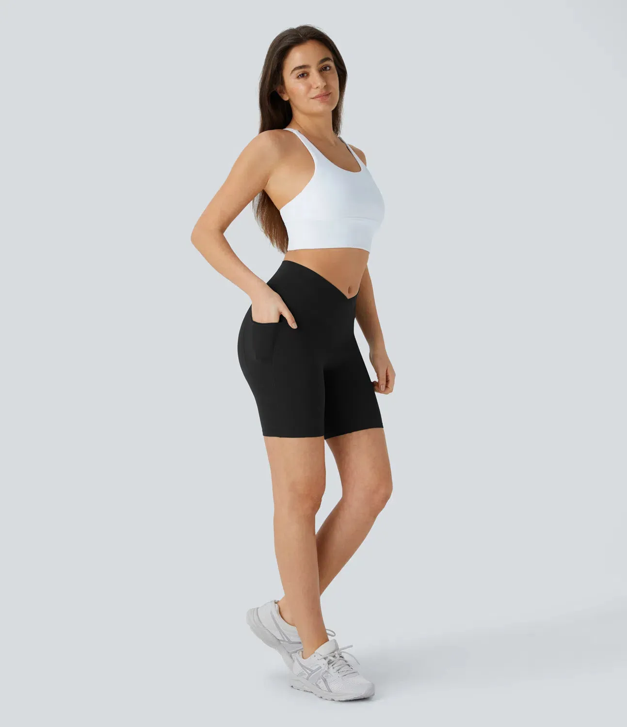 High-Waisted Crossover Yoga Biker Shorts – Leak Protection & Side Pocket (7”)