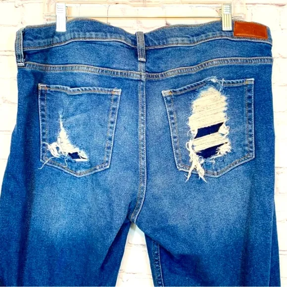 Hollister Low Rise Boyfriend Jeans Distressed