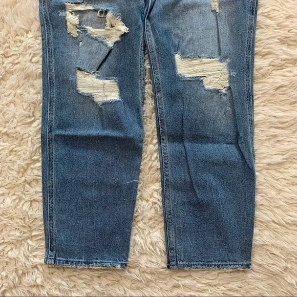 Hollister NWT Girls Curvy High Rise Mom Jean 5R