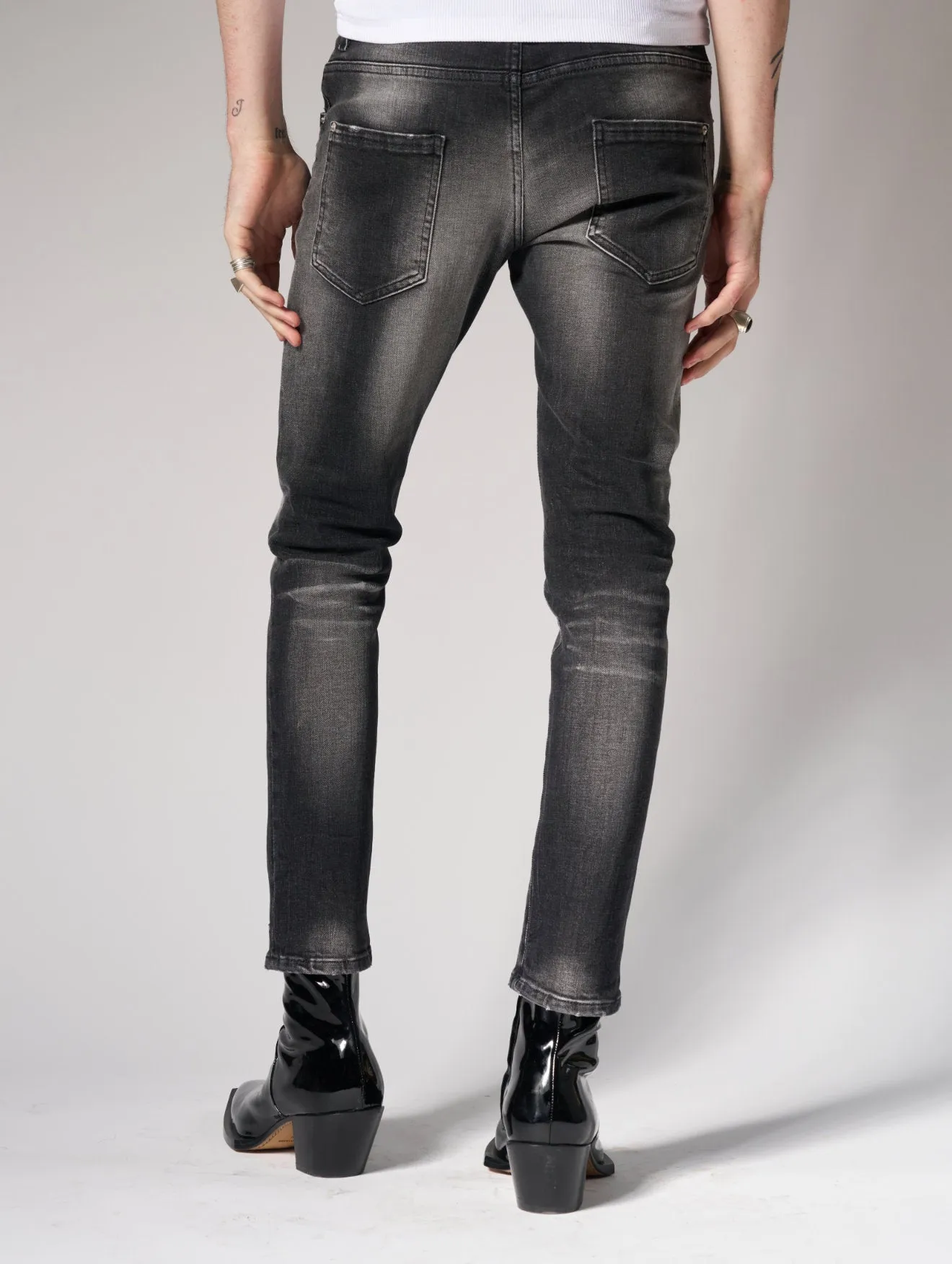 JOHNNY SKINNY JEANS IN FADED BLACK