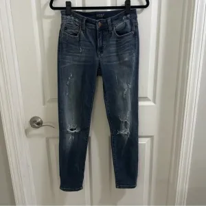 JUDY BLUE Los Angeles Relaxed Fit Distressed Women’s Jeans size 5 / 27 denim