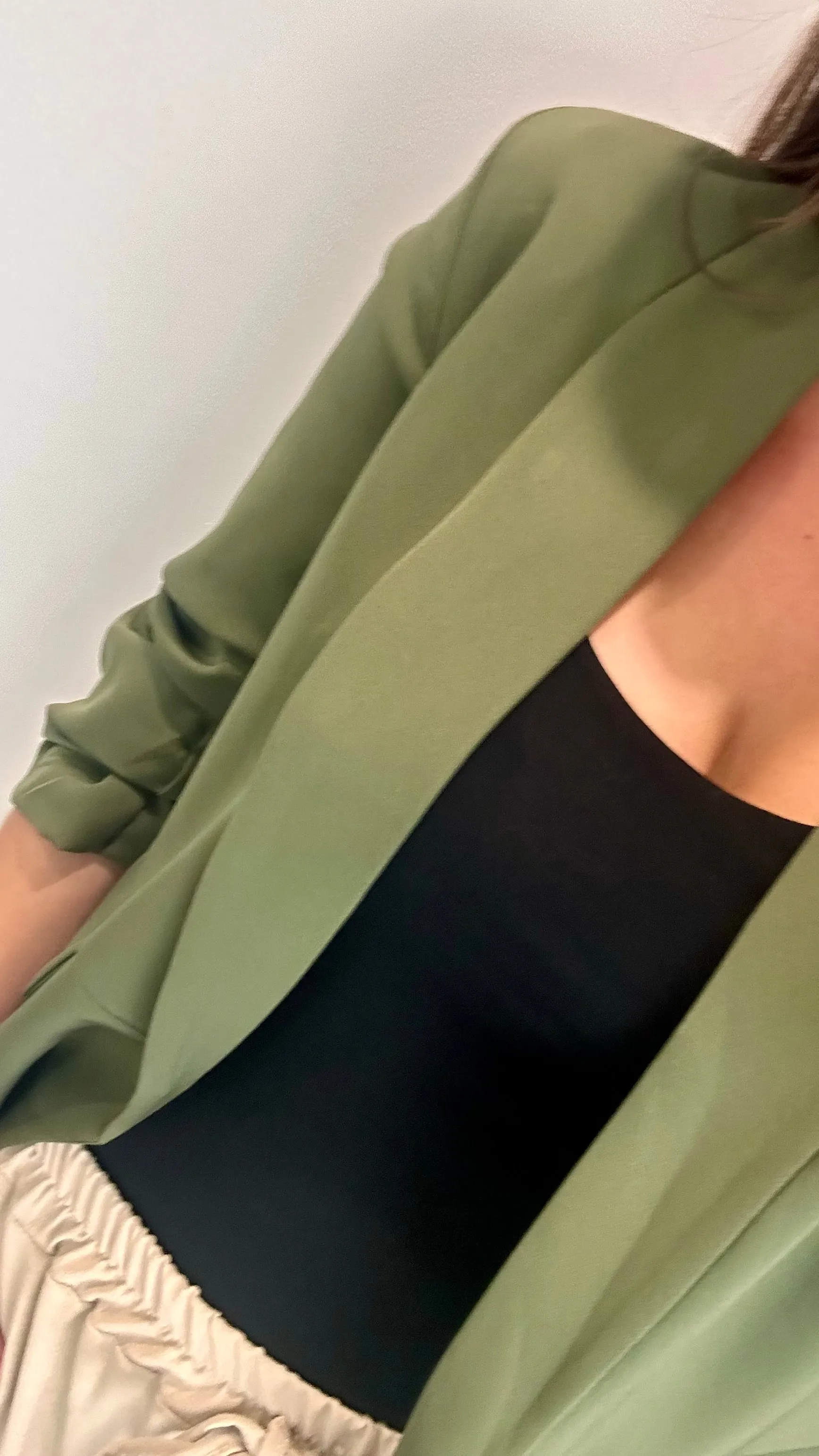 KHAKI RUCHED SLEEVE BLAZER