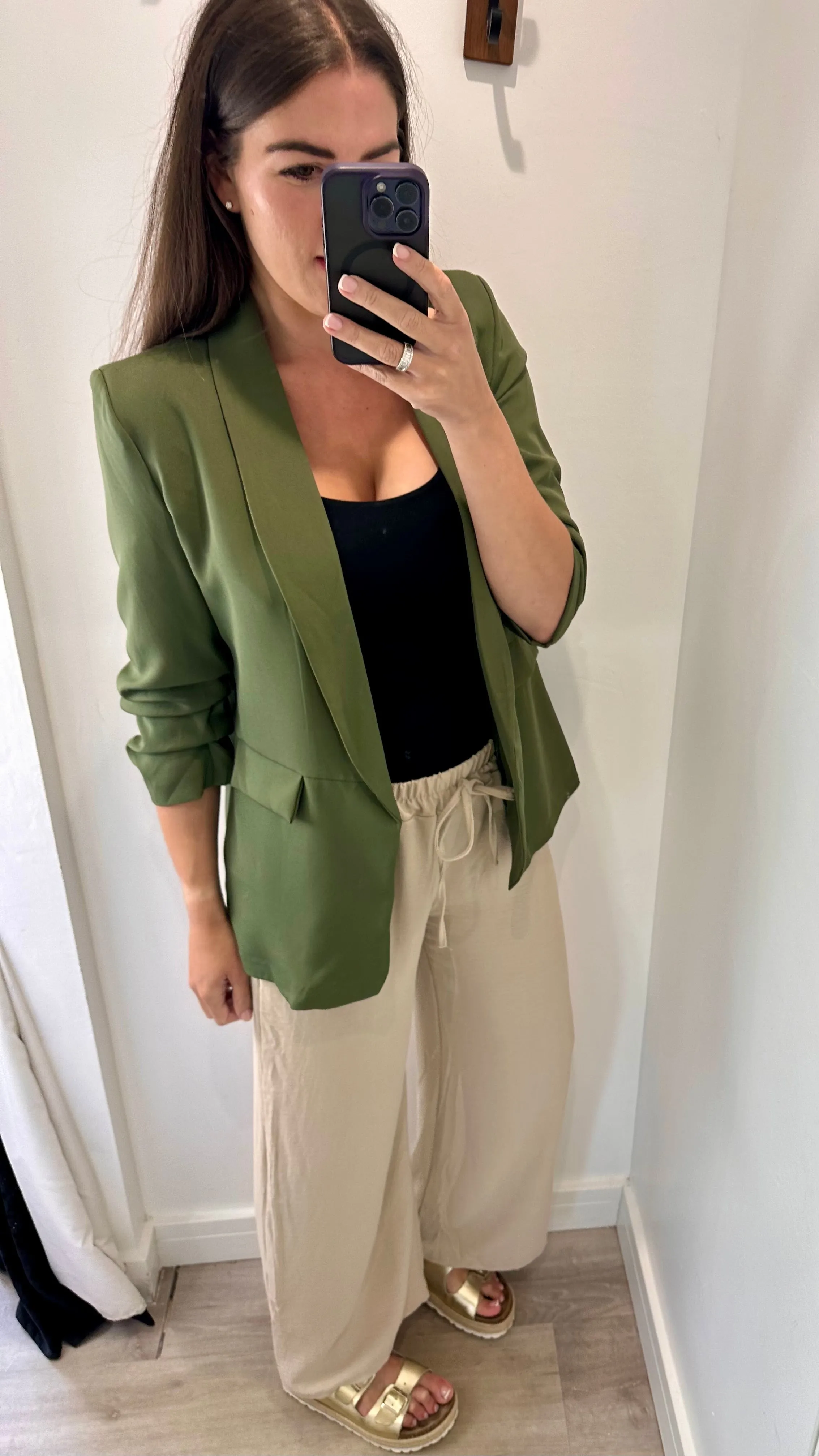 KHAKI RUCHED SLEEVE BLAZER