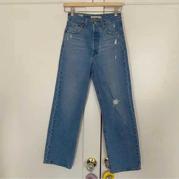 Levi's Ribcage Straight Ankle Jeans