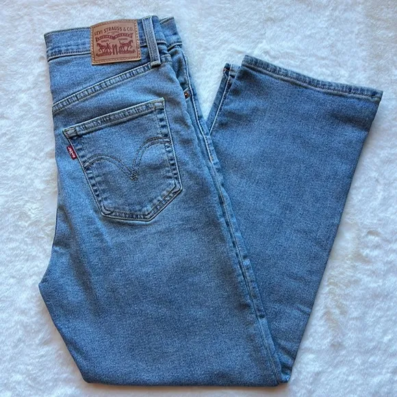 Levi's Ribcage Straight Ankle Jeans