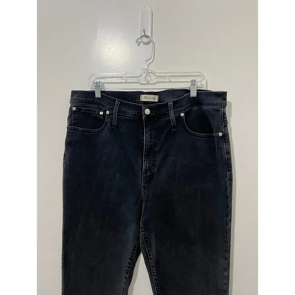 Madewell Faded Black Classic Straight Jeans Size 34
