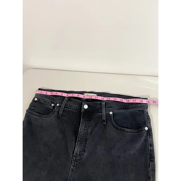 Madewell Faded Black Classic Straight Jeans Size 34