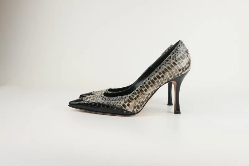 Manolo Blahnik Brogue Pumps Watersnake & Black Patent Size 38.5 Pointed Toe Heel