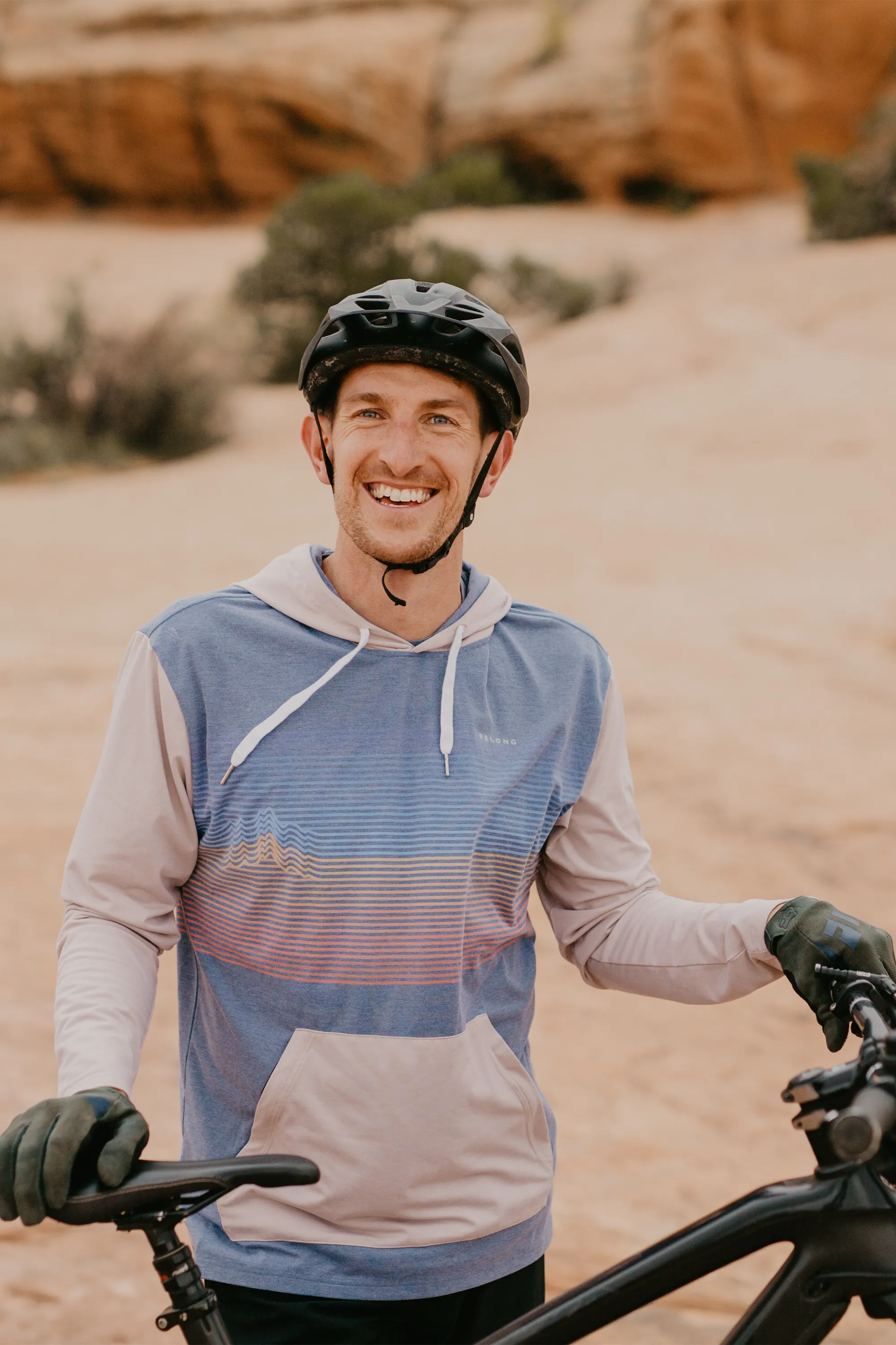 Men's Graphic Traverse Tek Hoodie