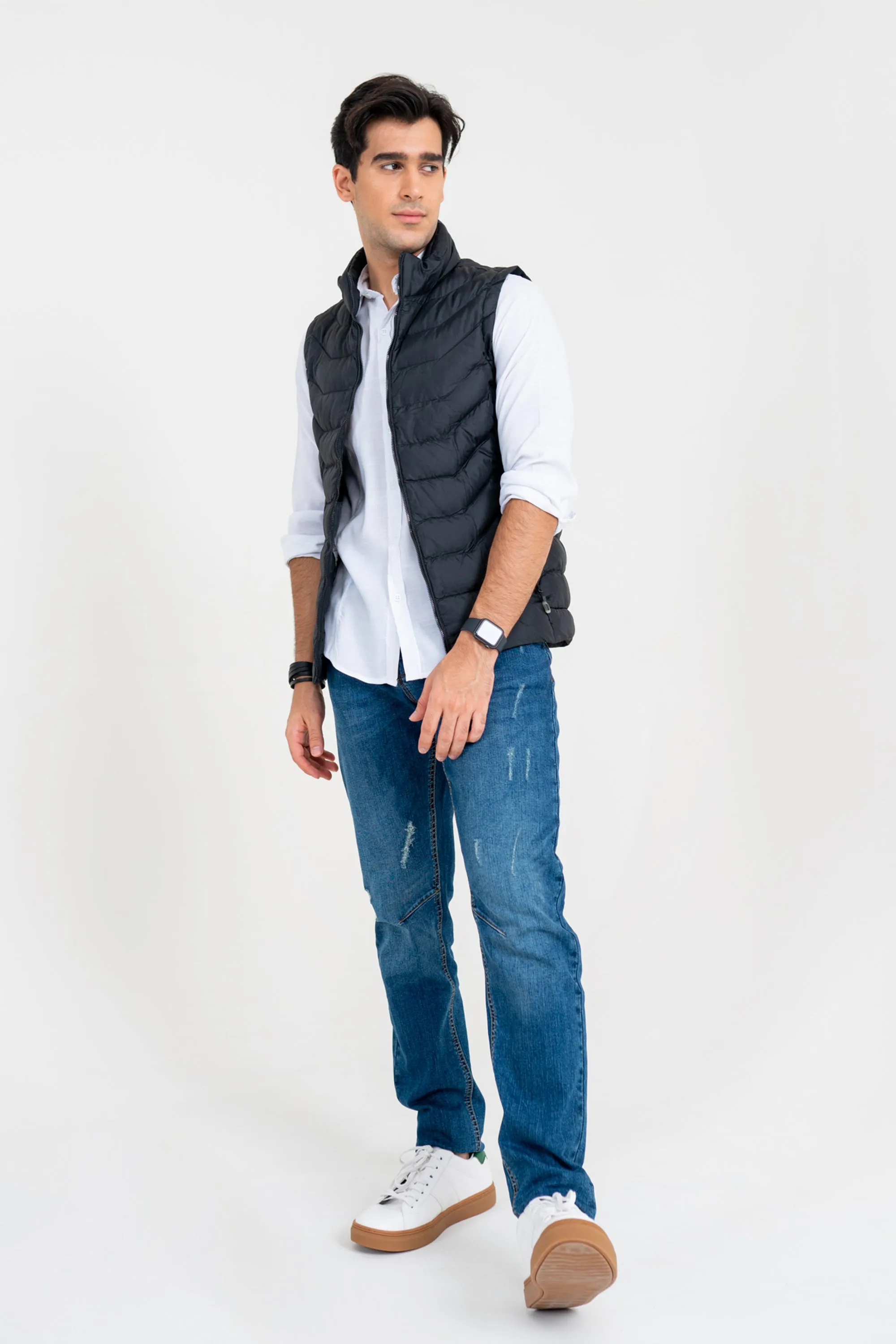 Mid Distressed Jeans