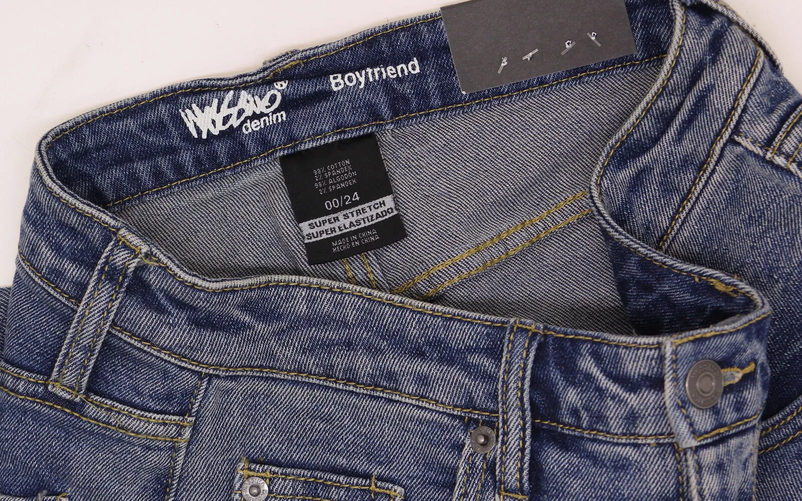 Mossimo Women's Boyfriend Jeans Medium Wash 00