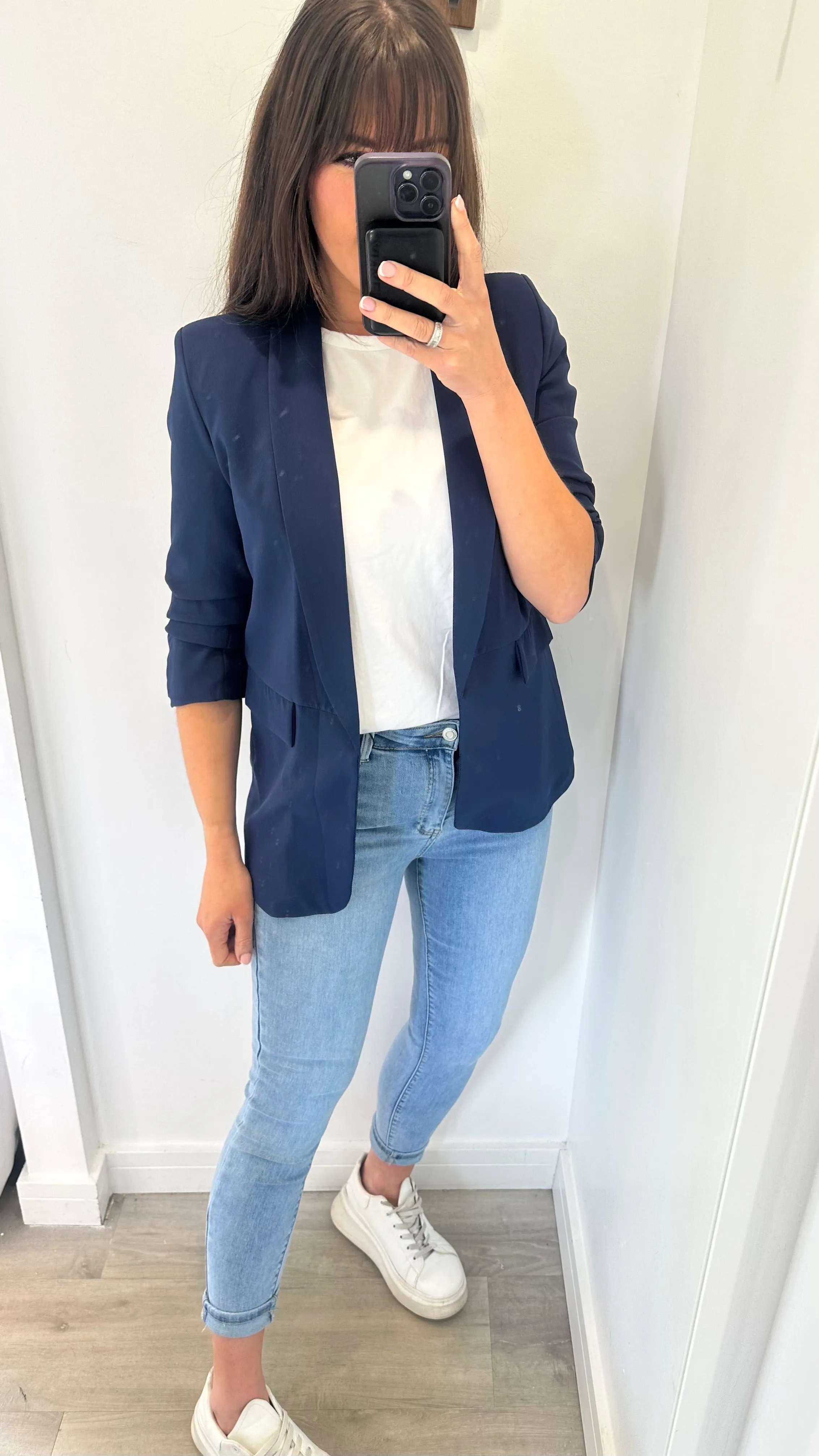 NAVY RUCHED SLEEVE BLAZER