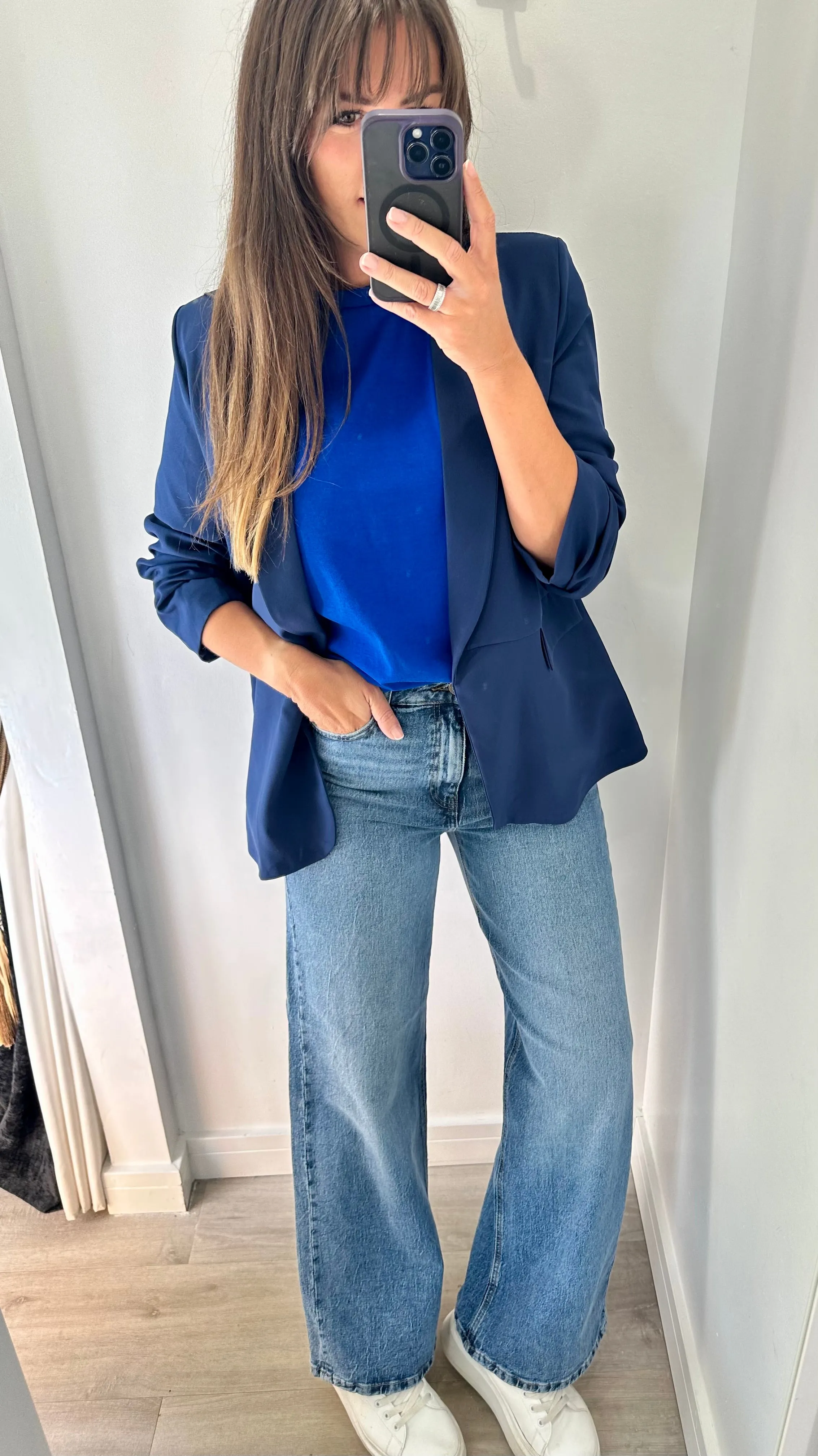 NAVY RUCHED SLEEVE BLAZER