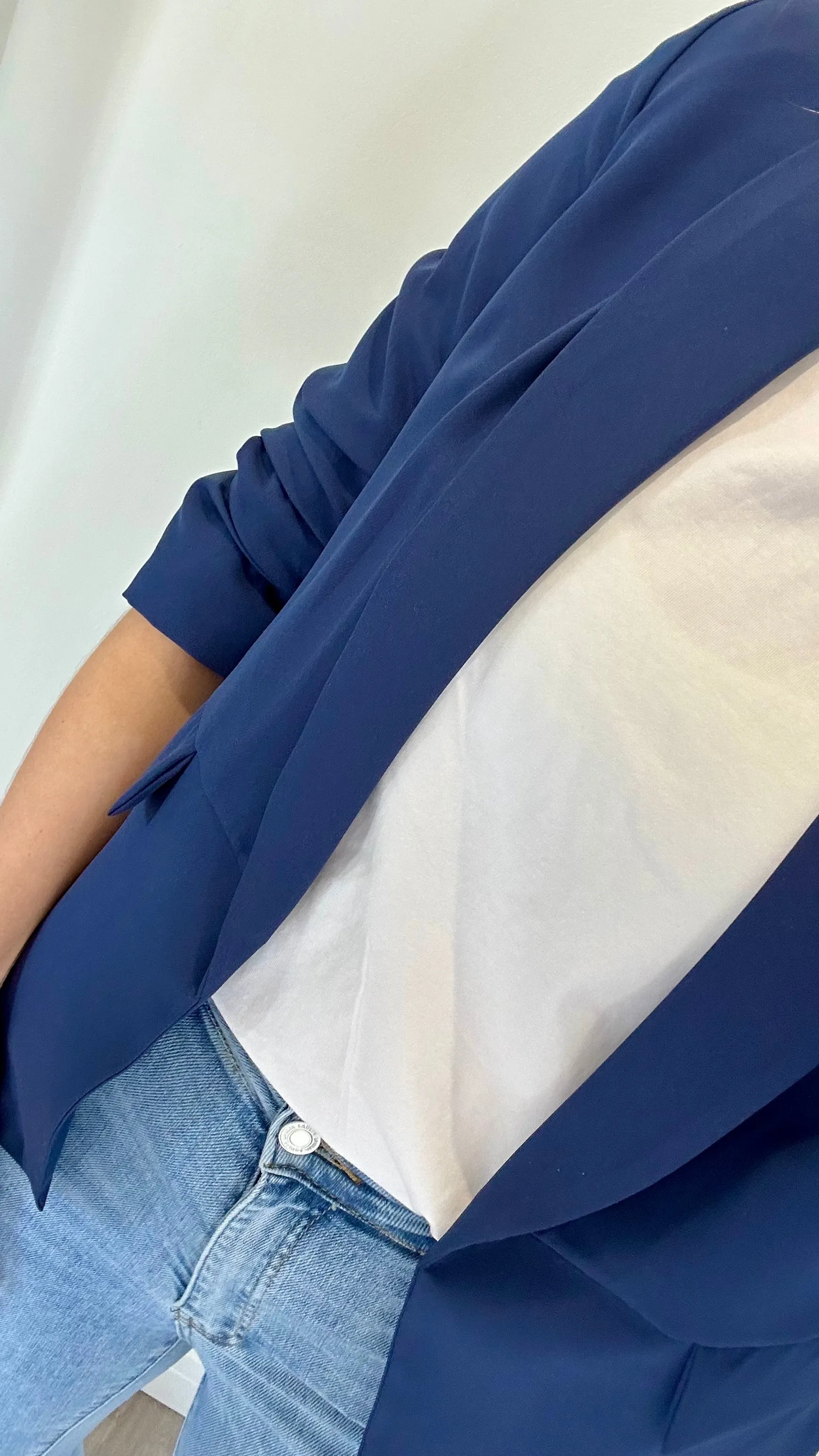 NAVY RUCHED SLEEVE BLAZER