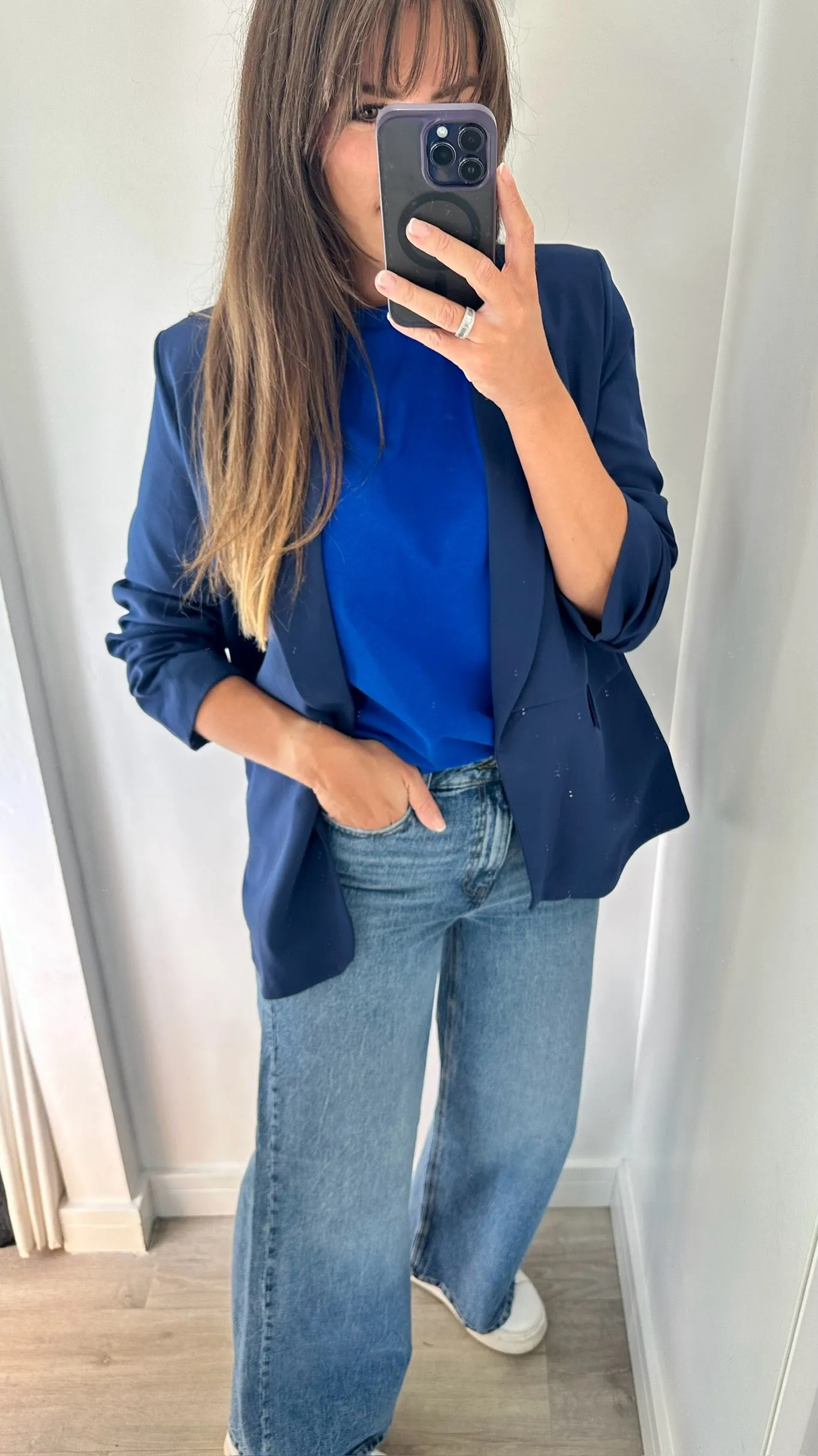 NAVY RUCHED SLEEVE BLAZER