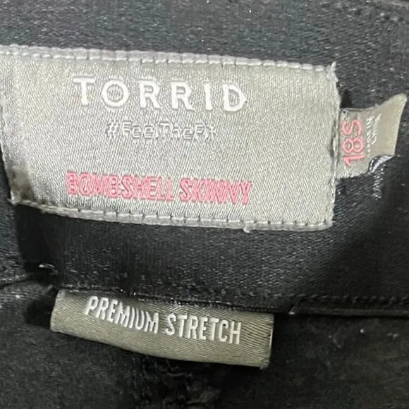 NWOT Torrid Women's Bombshell Skinny Premium Stretch High Rise Destructed Jeans