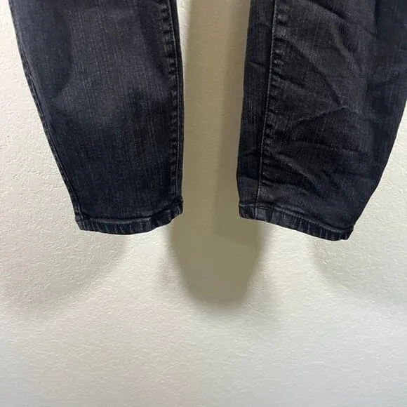 NWOT Torrid Women's Bombshell Skinny Premium Stretch High Rise Destructed Jeans