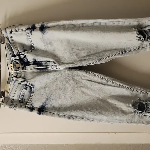 Nwt. L’agence ripped light weight jeans size 25
