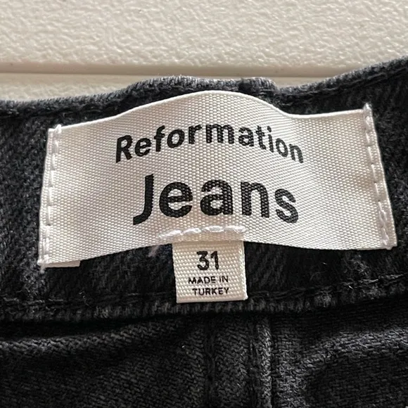 NWT Reformation Cynthia High Rise Distressed Black Straight Leg Jeans Size 31