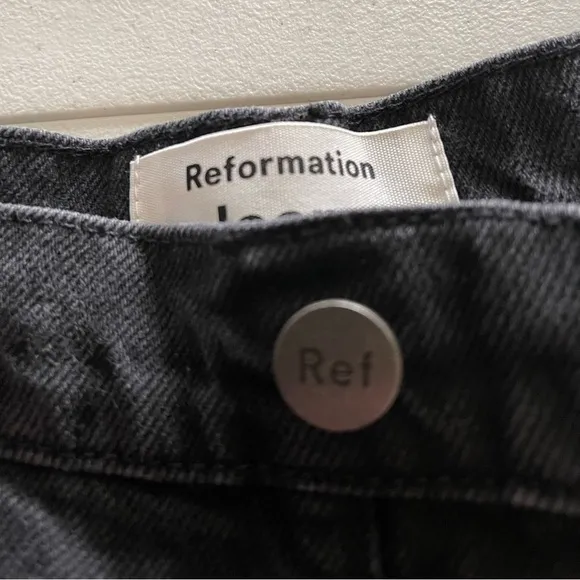 NWT Reformation Cynthia High Rise Distressed Black Straight Leg Jeans Size 31