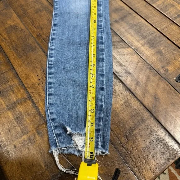 PAIGE Jeans Verdugo Ankle Flo Destructed Light Blue Distressed Denim Jeans 27