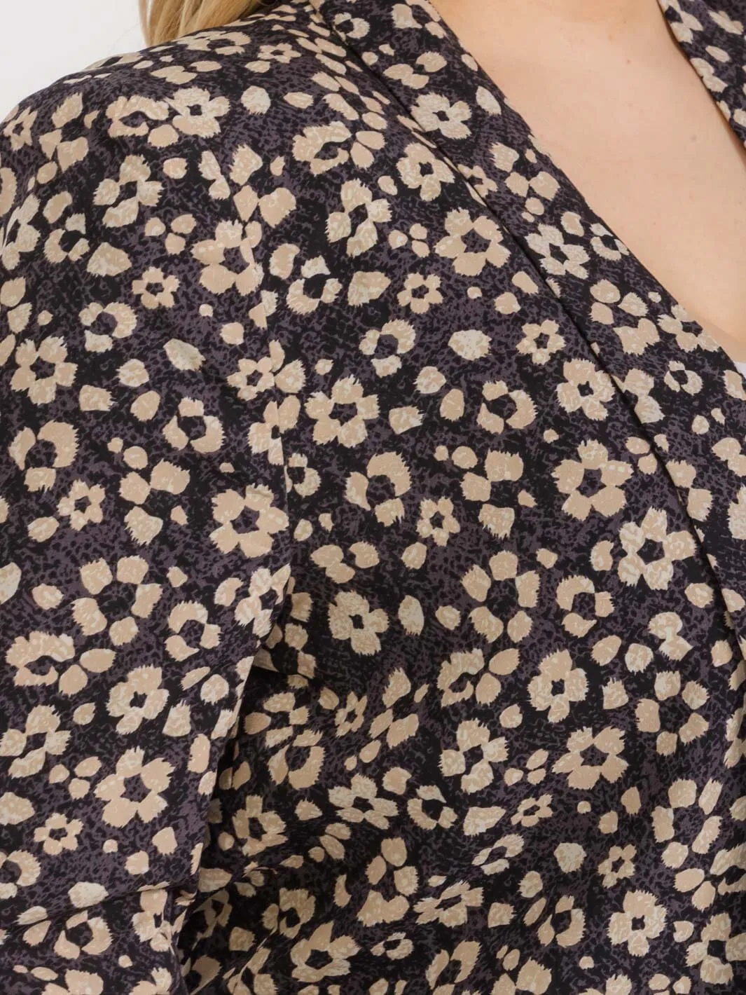 PLUS SIZE 3/4 SLEEVE OPEN FRONT FLORAL BLAZER