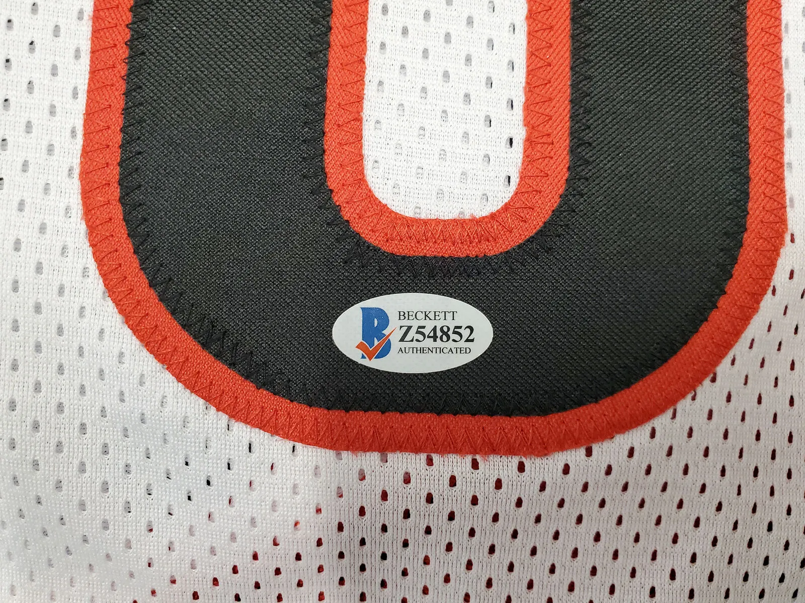 PORTLAND TRAIL BLAZERS DAMIAN LILLARD AUTOGRAPHED WHITE JERSEY BECKETT 195902